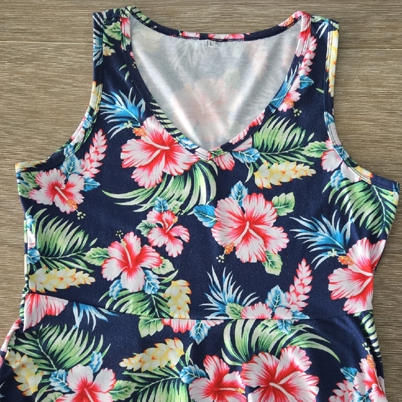 Floral Sleeveless Dress - Picture 3 of 4